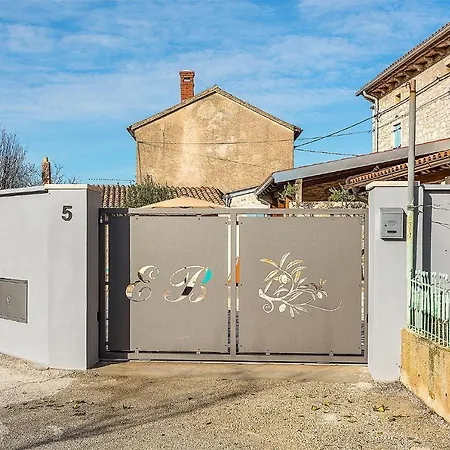 別荘 Family Friendly House With A Swimming Pool Butkovici, Istria - Sredisnja Istra - 20751 Svetvinčenat